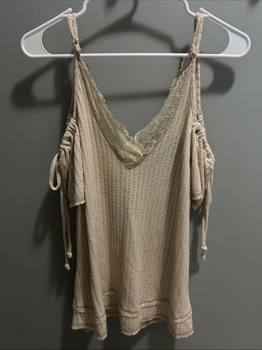 Daytrip Cream Lace-Trim Cold Shoulder Tank Top